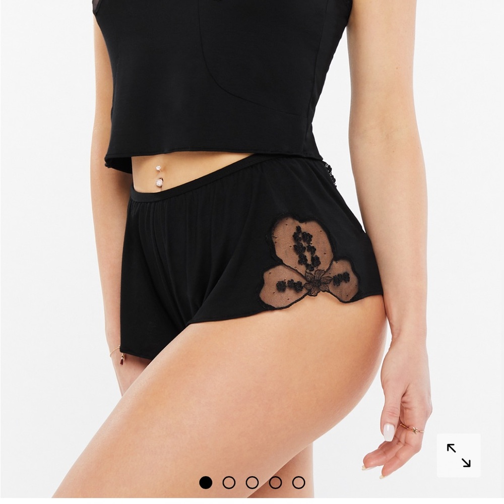Savage x tap shorts
